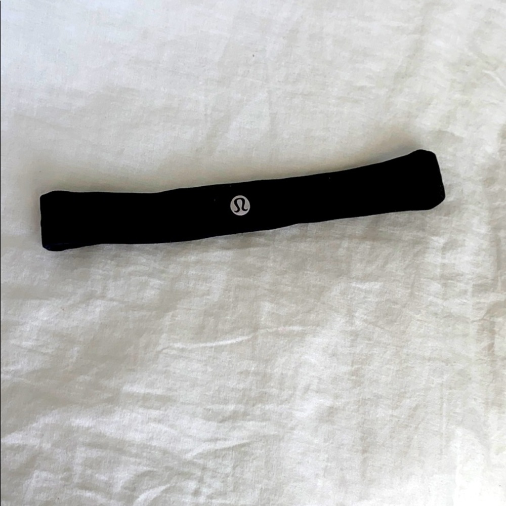 Black lululemon headband